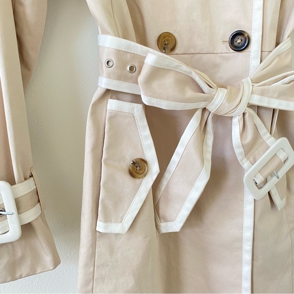 Banana Republic Women’s Off-white Trench Coat - Picture 3 of 10